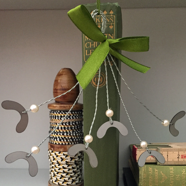 Metal Mistletoe Decoration